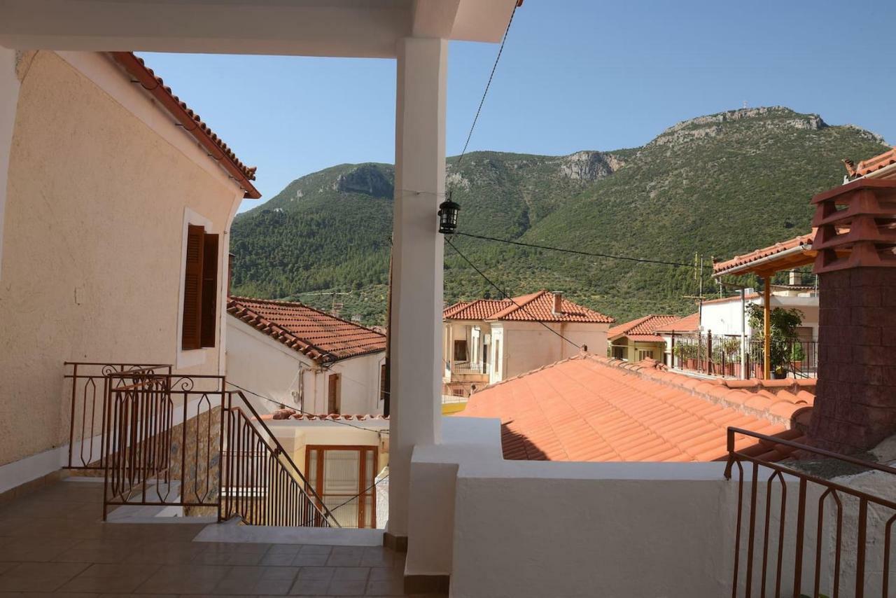 Karinia Home Leonídion Exterior foto